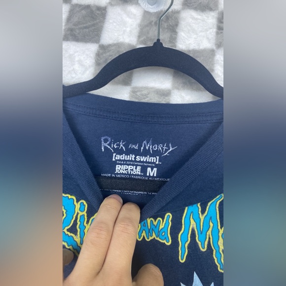Rick and Morty T-shirt medium all crew characters - Picture 3 of 5